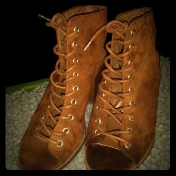 Women's lace up heels - Picture 1 of 2